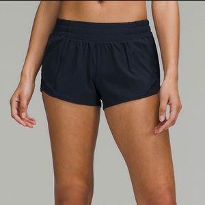 Lululemon Hotty Hot Low-Rise 2.5” Size 4 True Navy